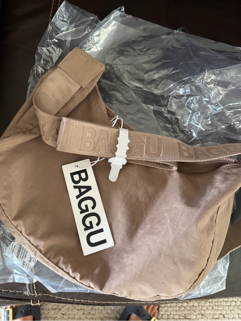 BAGGU Toasted Almond Sling bag